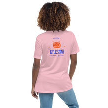 Cargar imagen en el visor de la galería, Super Bosses Collection - Ursus | Women&#39;s Relaxed T-Shirt
